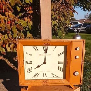 NEW Vintage Distressed Clock